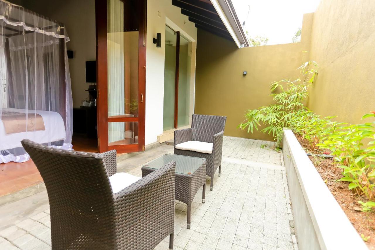 Swanee Grand Hotel Negombo Exterior foto