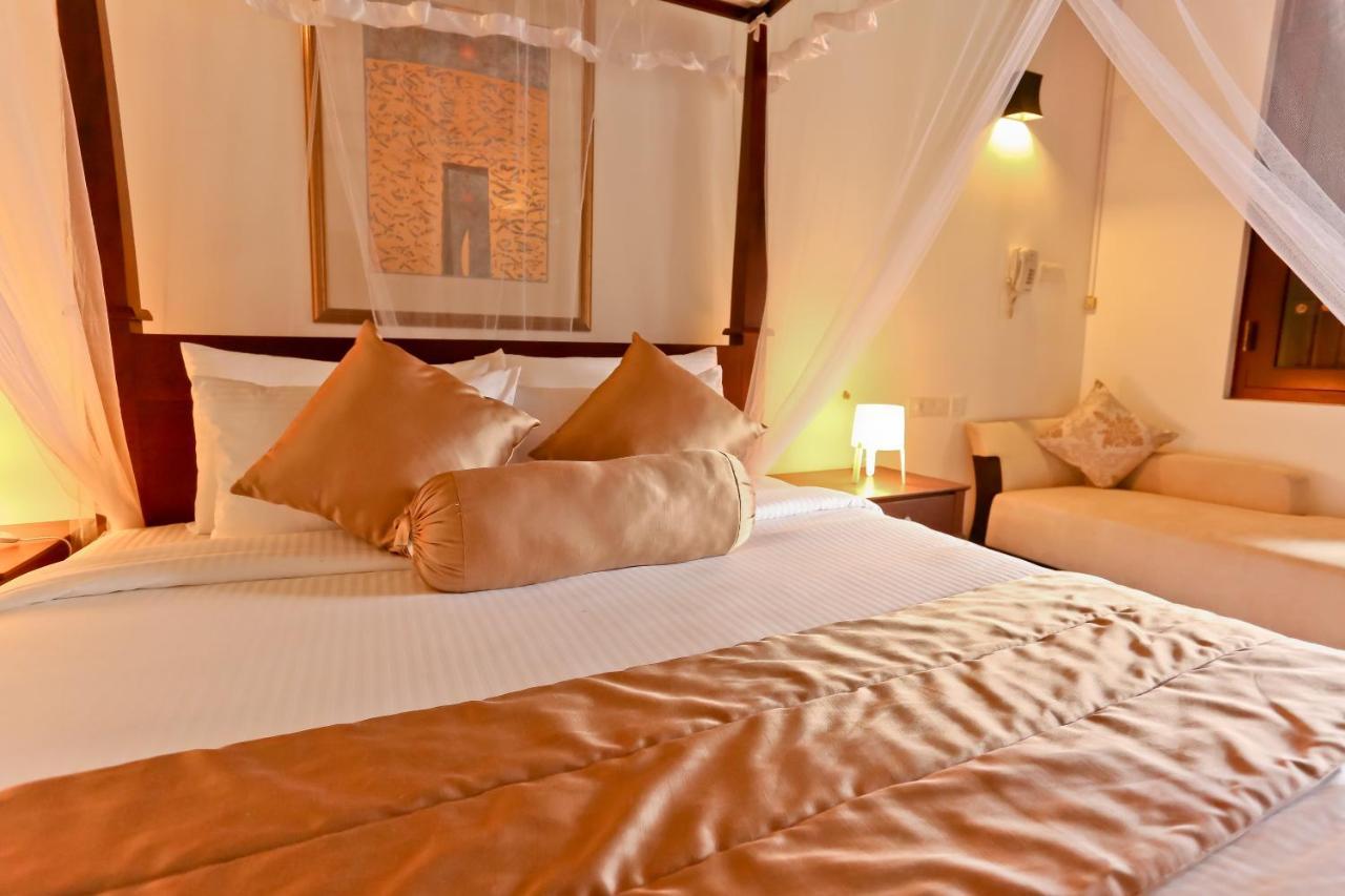 Swanee Grand Hotel Negombo Exterior foto